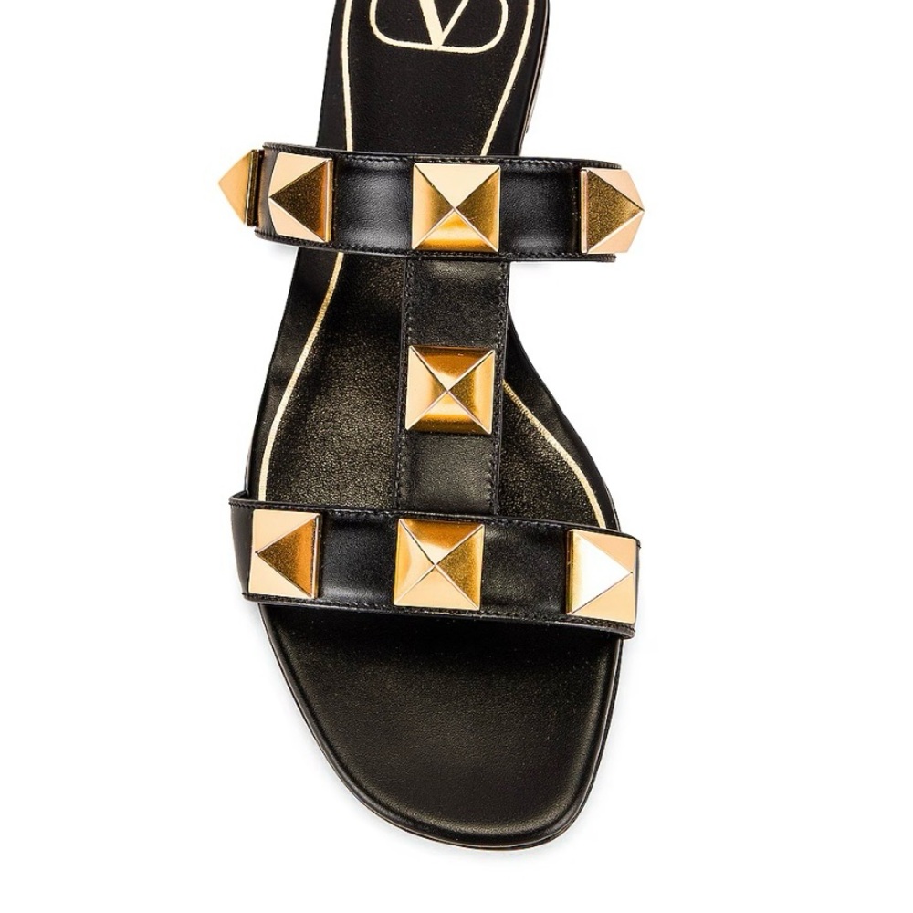 VALENTINO GARAVANI
Roman Stud Slides